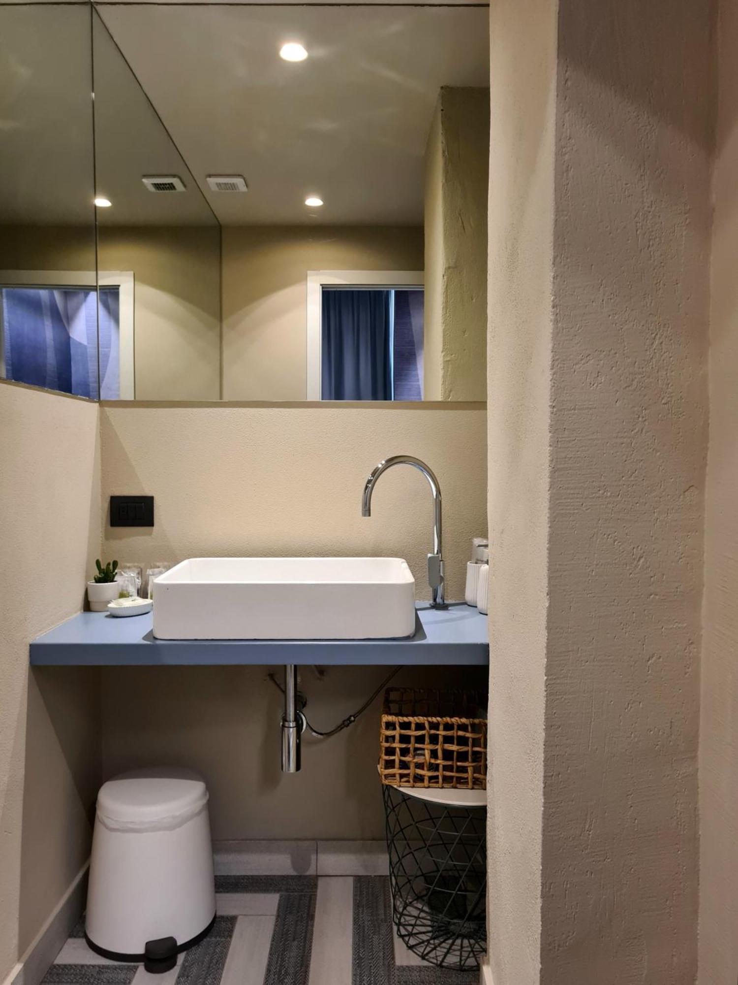 Serendipity Rooms - Navigli มิลาน ภายนอก รูปภาพ