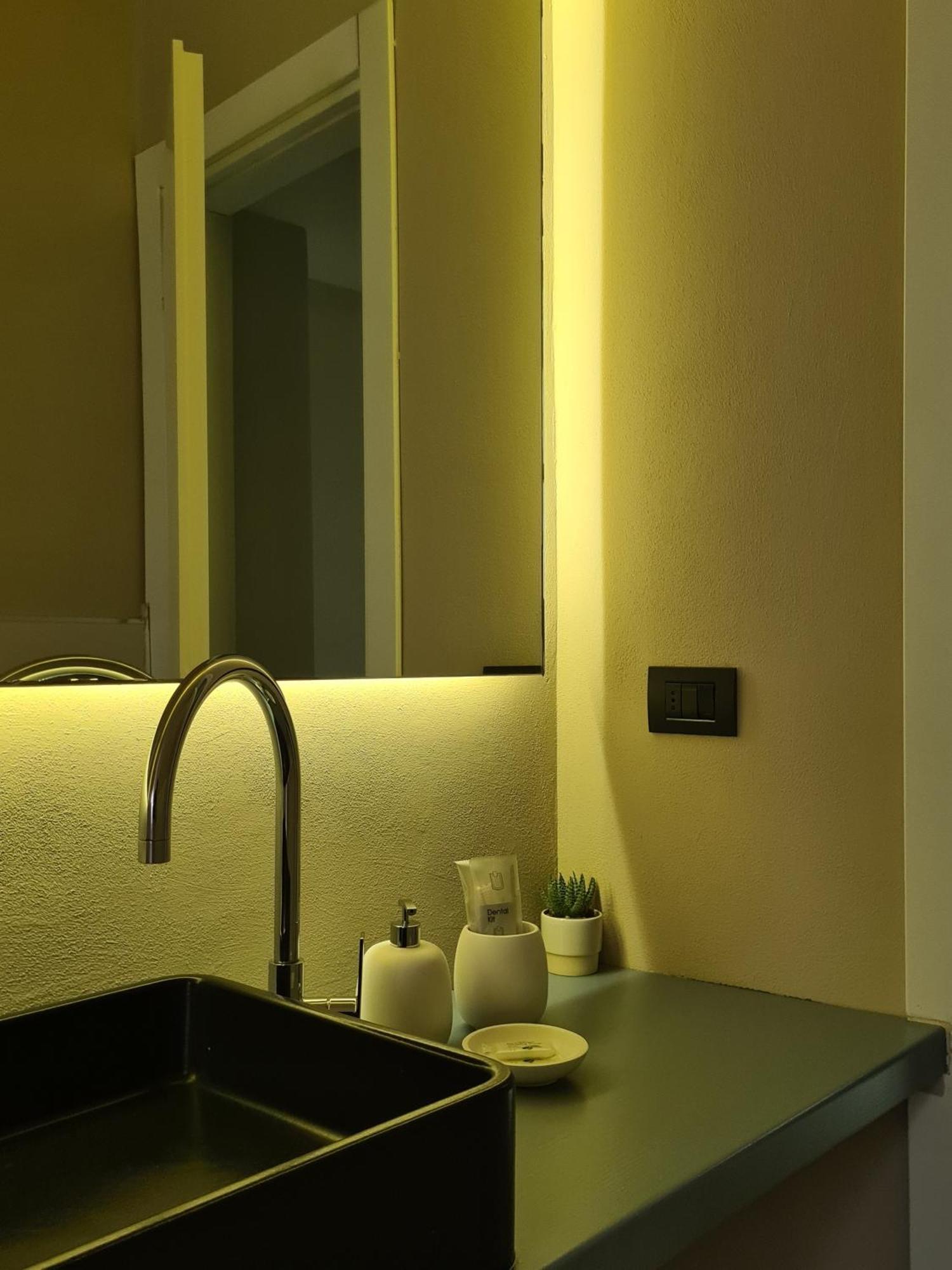Serendipity Rooms - Navigli มิลาน ภายนอก รูปภาพ